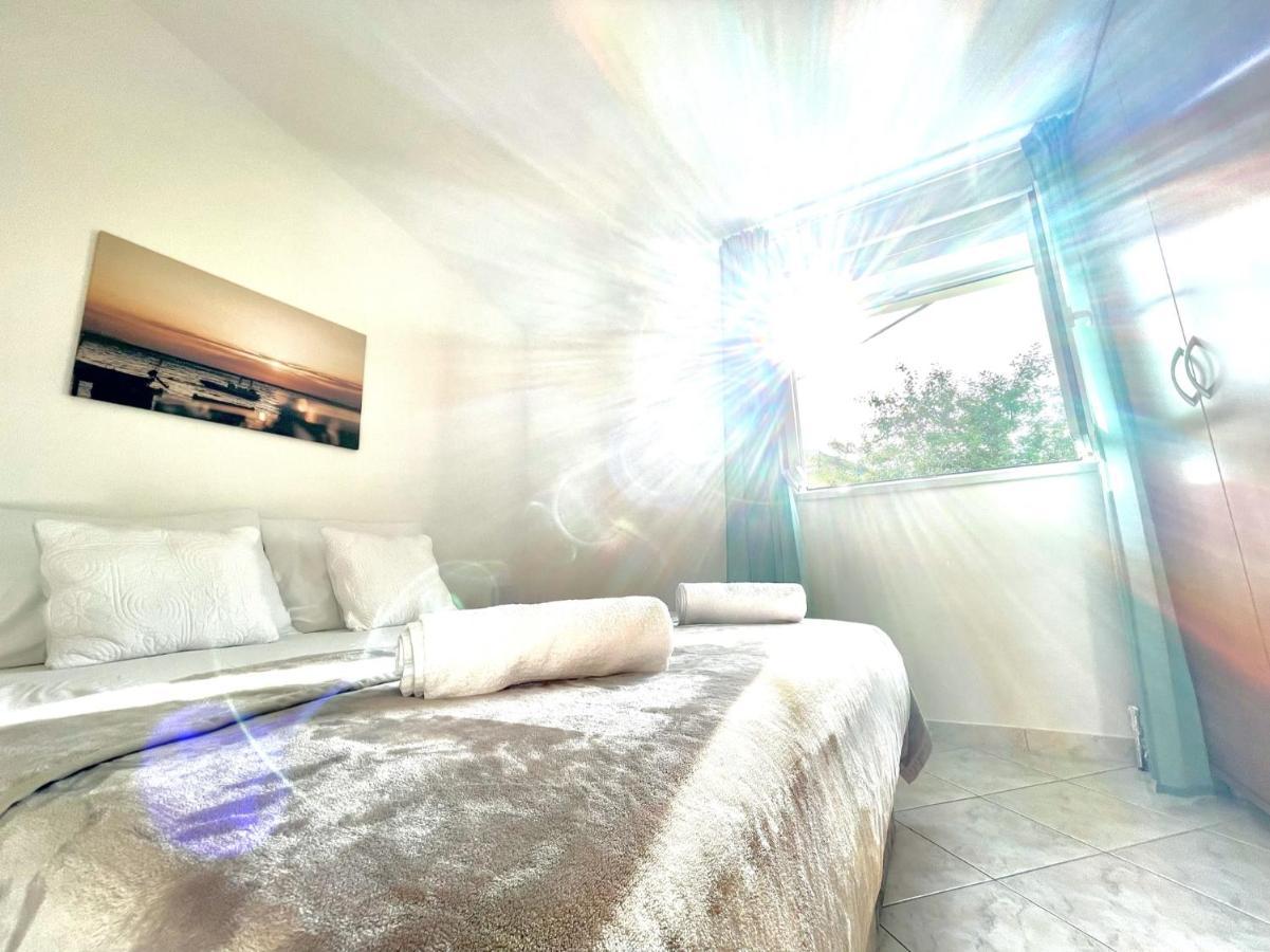 Apartments Bacak Stanici Bagian luar foto
